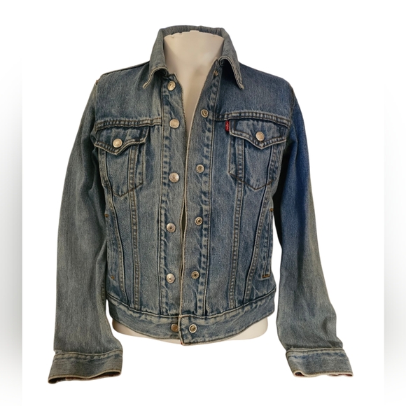 Levi's Jackets & Blazers - Levi's Classic Blue Denim Trucker Jacket Size‎ Medium
